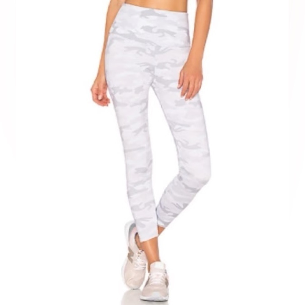⚡️2/$25⚡️ TNA Aritzia Light White and Gray Camouflage Leggings | NWOT | XS